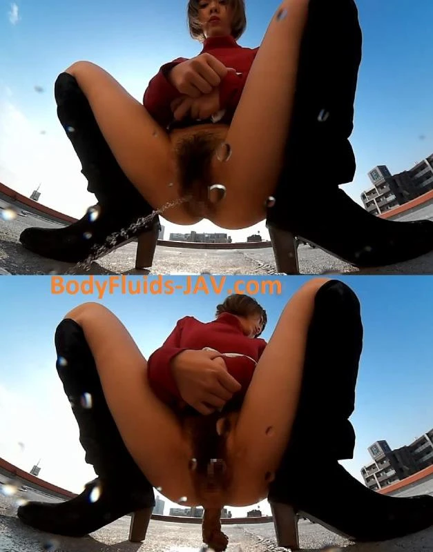 A big piece of shit in bath and woolen socks in shit. (BFFF-135) Japanese Girls - (2022/FullHD)